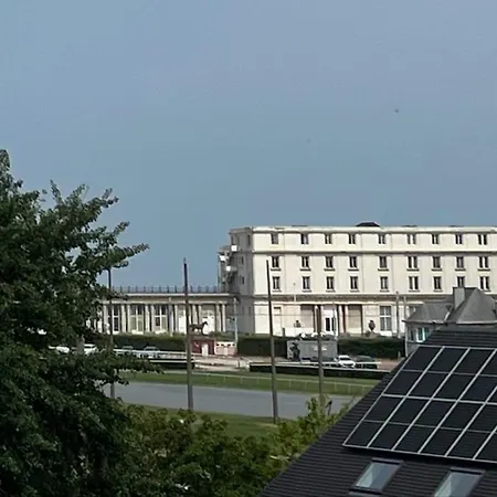 Appartement With Beautiful View, Private Parking And Two Large Terraces Ostende
