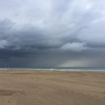 Apartmán With Beautiful View, Private Parking And Two Large Terraces Ostende